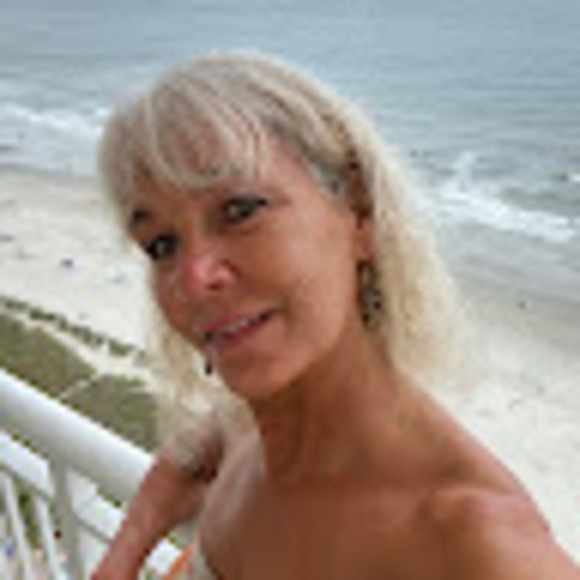 Meet your Posher, Lisa - Picture 1 of 1